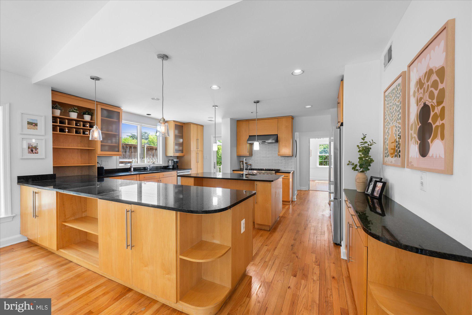 5129 BRADLEY BOULEVARD