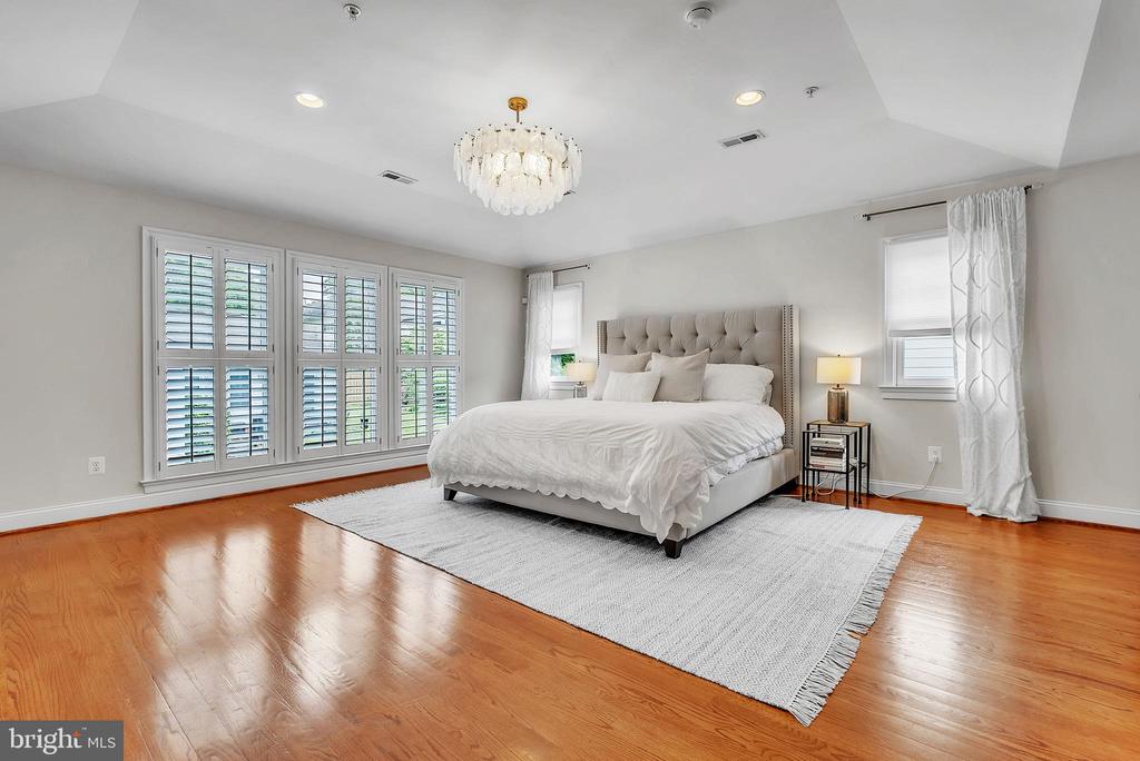 7805 WESTFIELD DRIVE