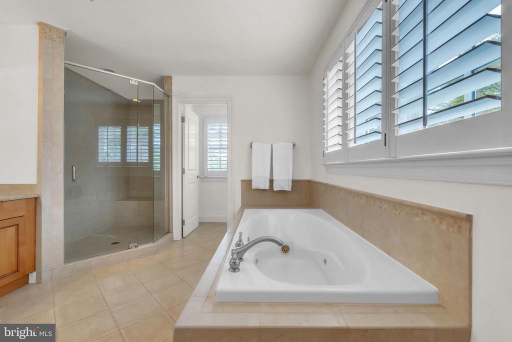 7805 WESTFIELD DRIVE
