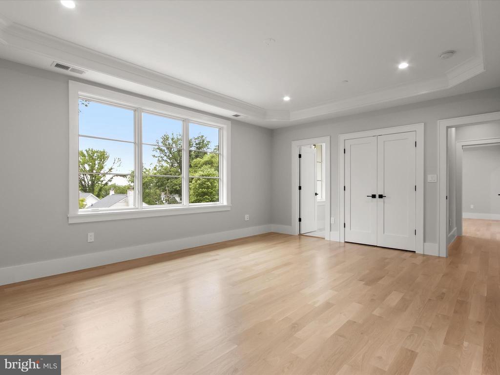6815 BARR ROAD
