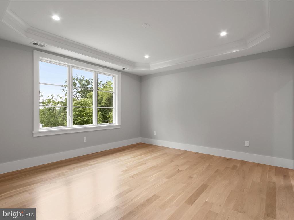 6815 BARR ROAD