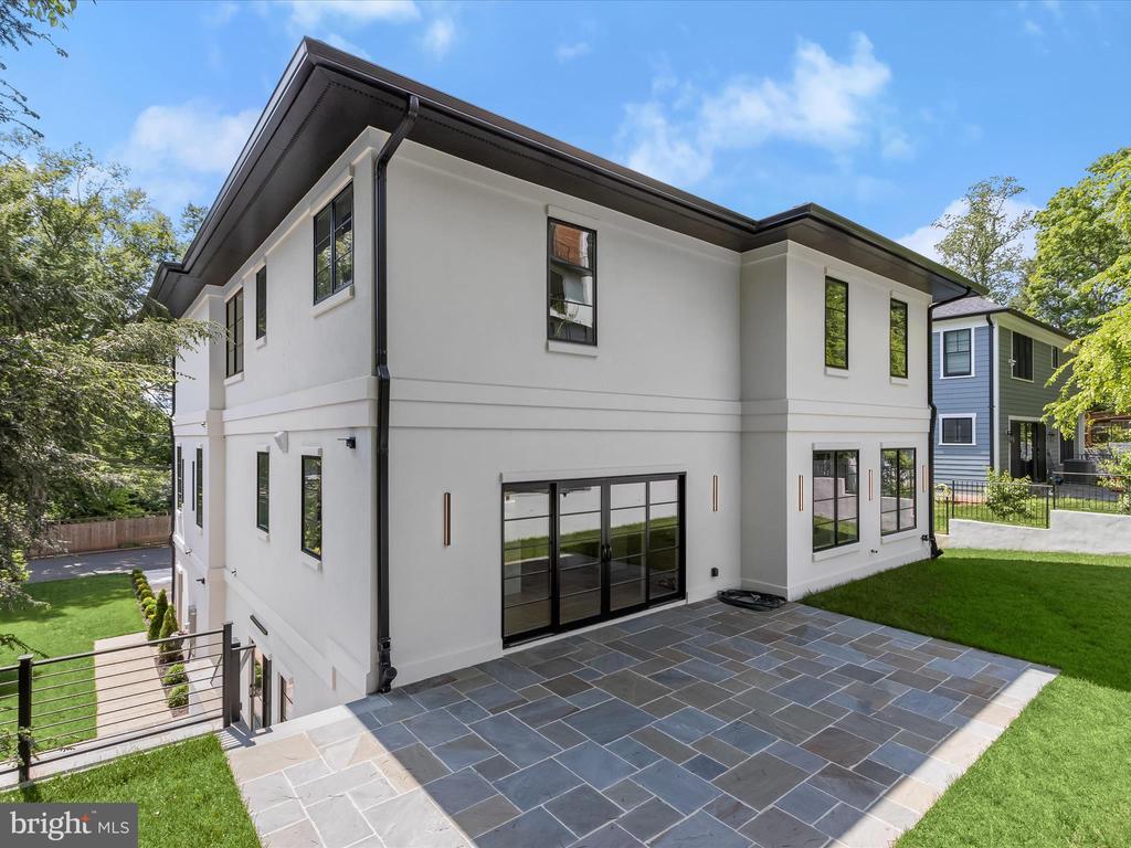 6815 BARR ROAD