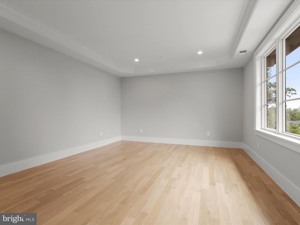 6815 BARR ROAD