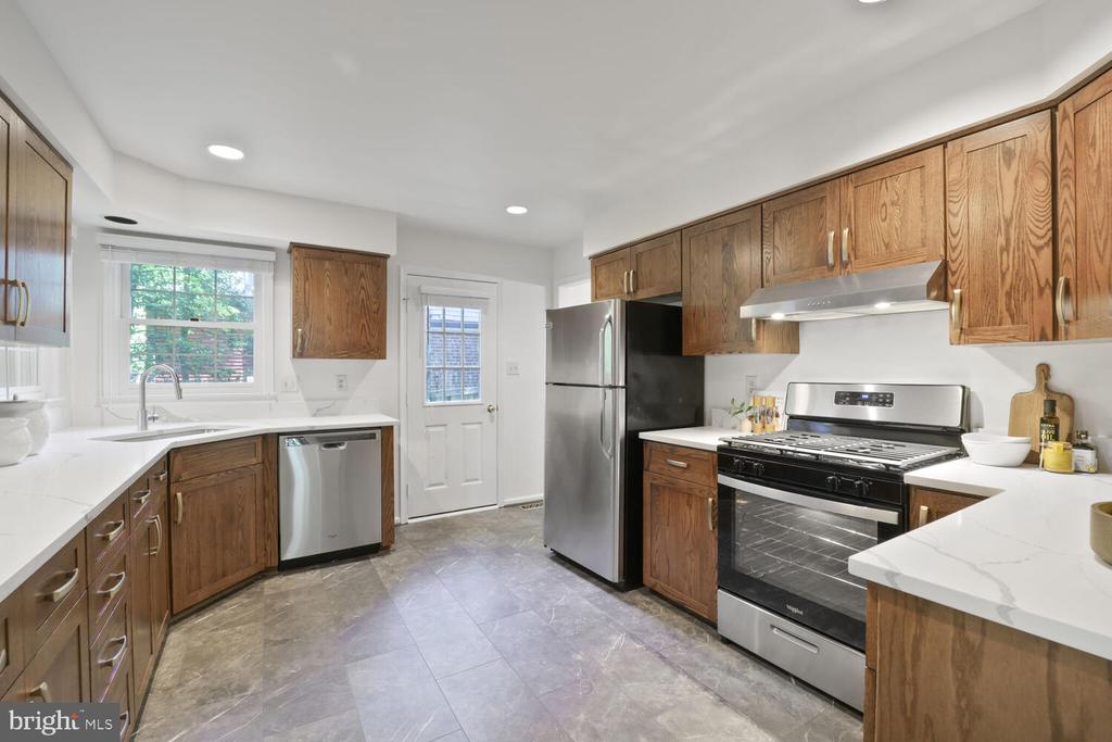 1531 LIVE OAK DRIVE