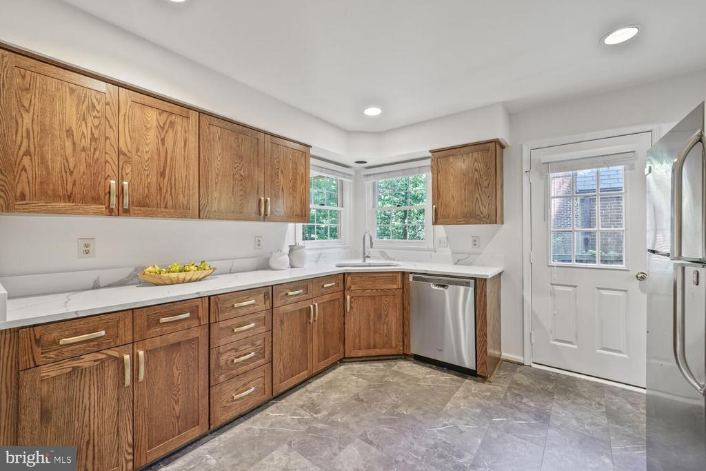 1531 LIVE OAK DRIVE