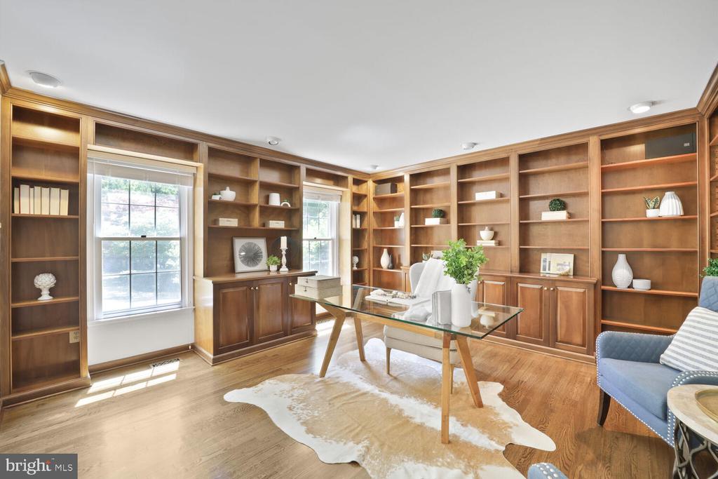 1531 LIVE OAK DRIVE