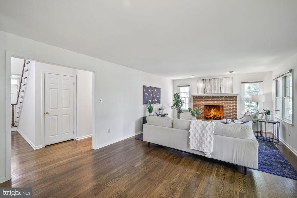 1531 LIVE OAK DRIVE