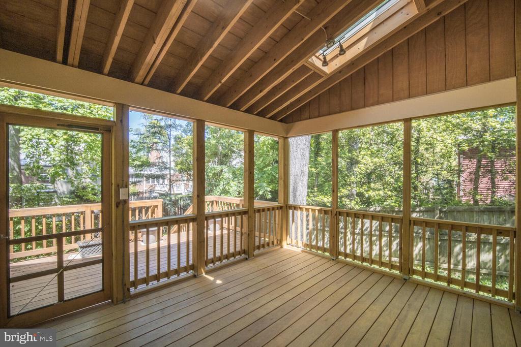 1531 LIVE OAK DRIVE