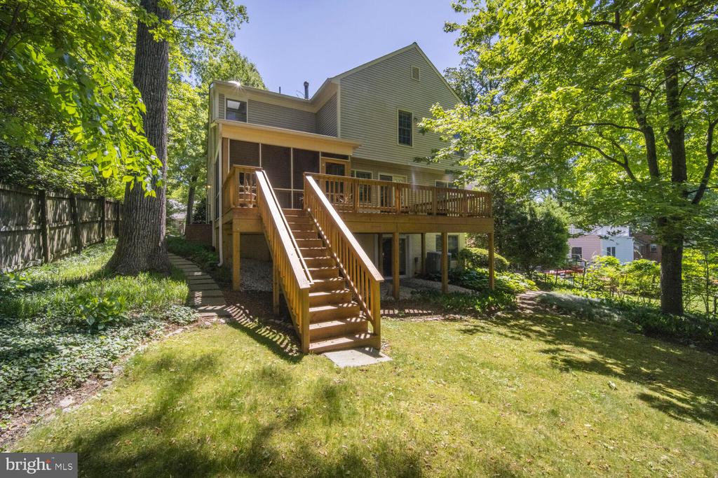1531 LIVE OAK DRIVE