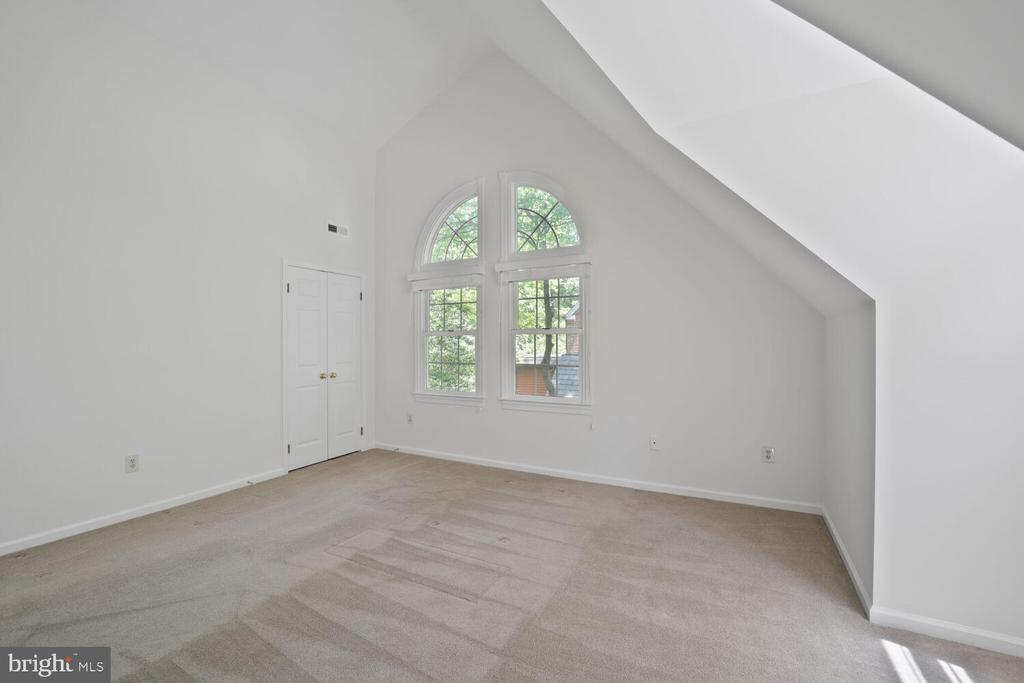 1531 LIVE OAK DRIVE