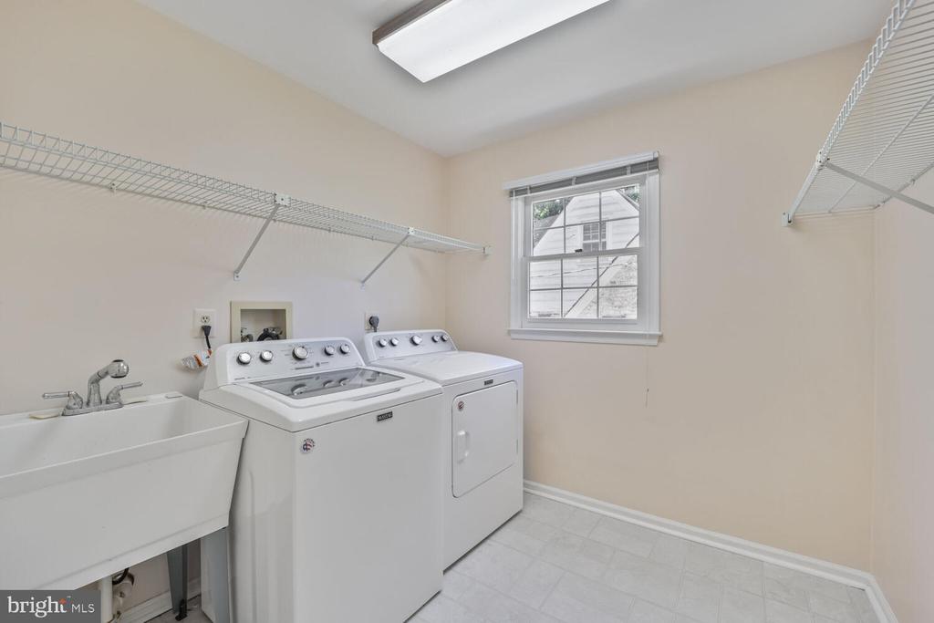 1531 LIVE OAK DRIVE
