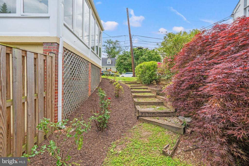 7823 MARION LANE
