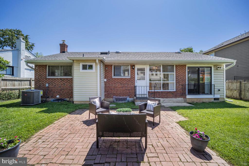 10008 SINNOTT DRIVE