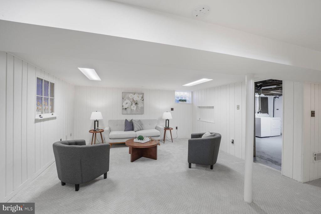 10008 SINNOTT DRIVE
