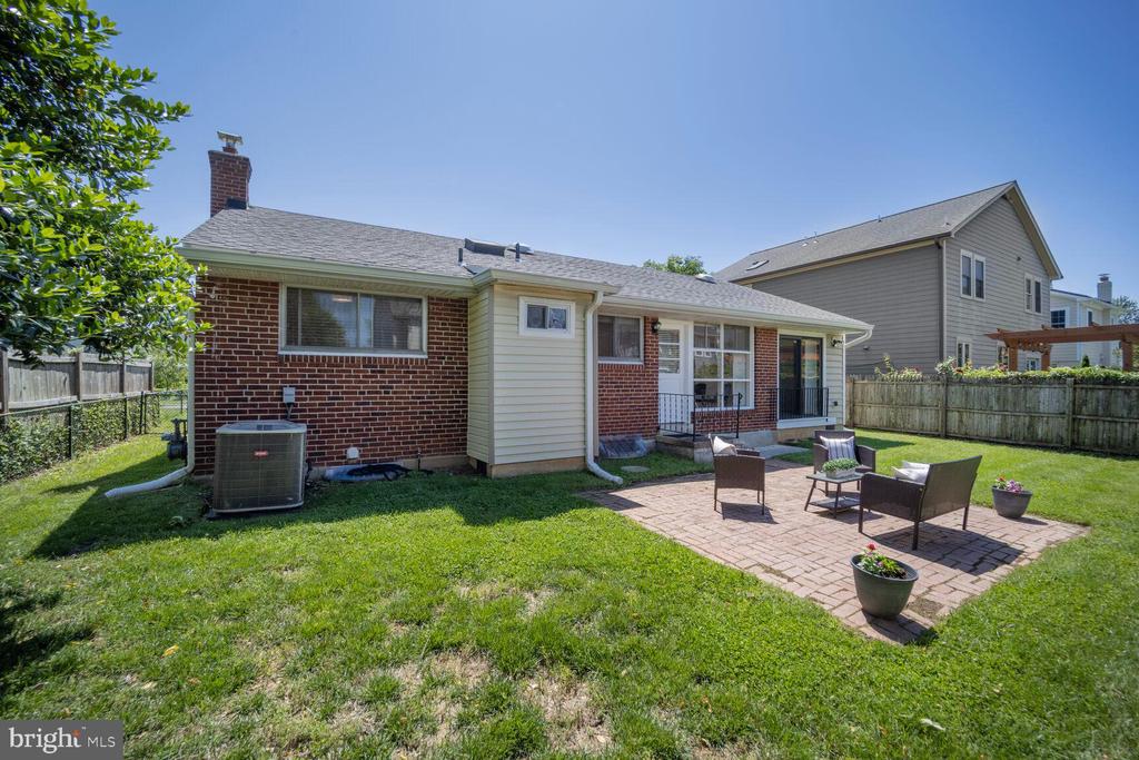 10008 SINNOTT DRIVE
