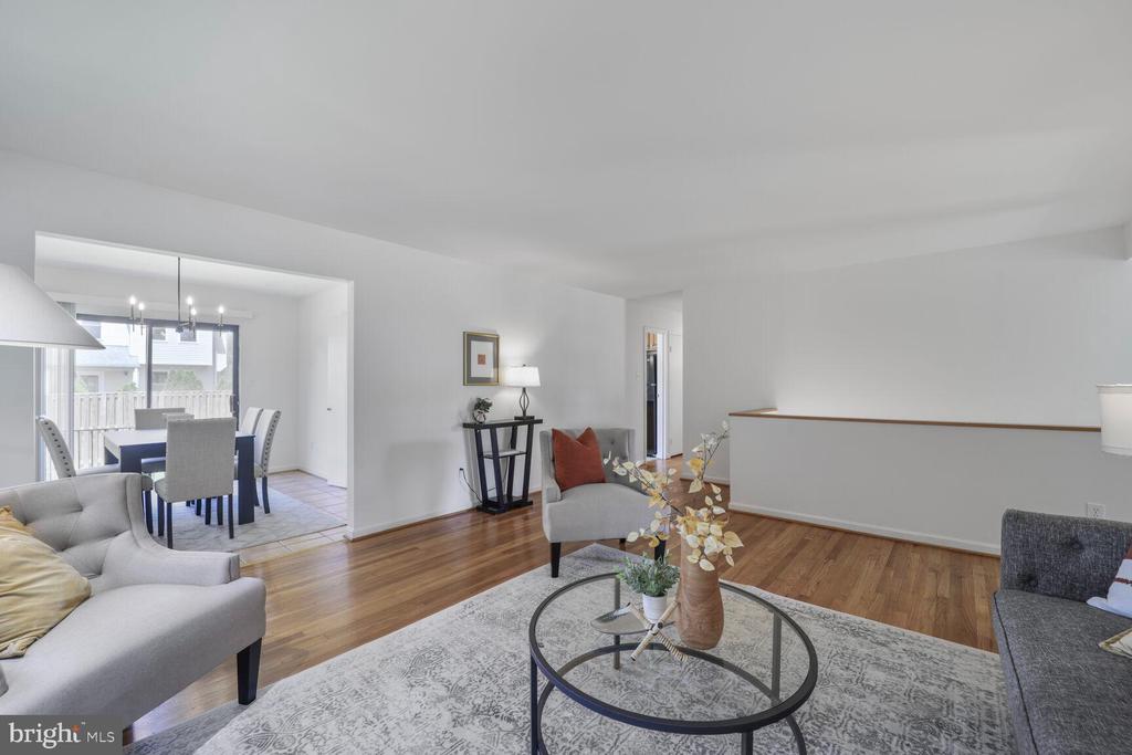 10008 SINNOTT DRIVE