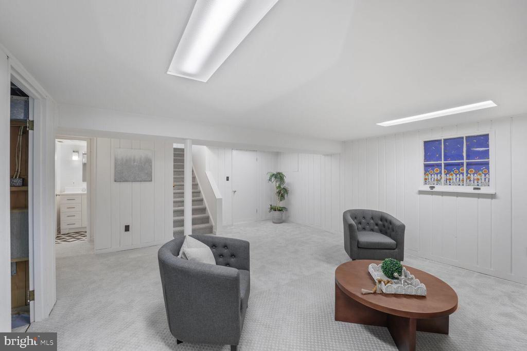 10008 SINNOTT DRIVE