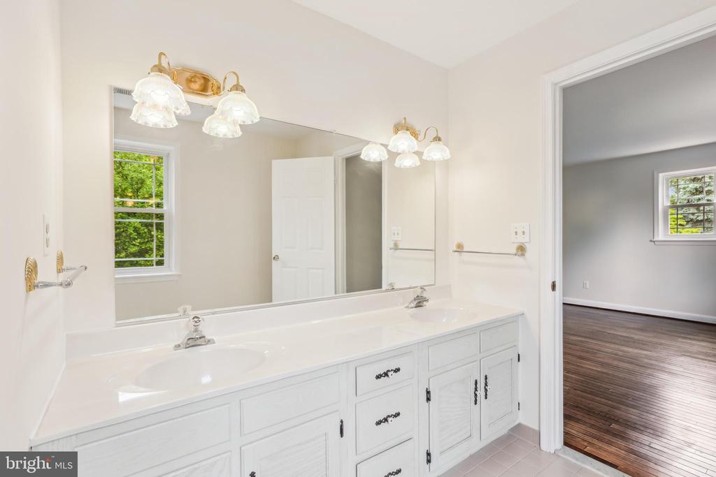 10506 WHITE CLOVER TERRACE