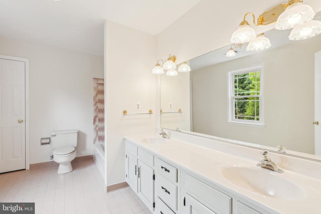 10506 WHITE CLOVER TERRACE