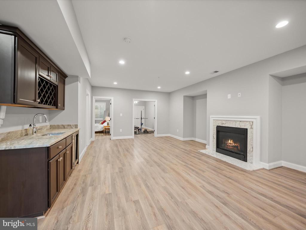 8206 THOREAU DRIVE
