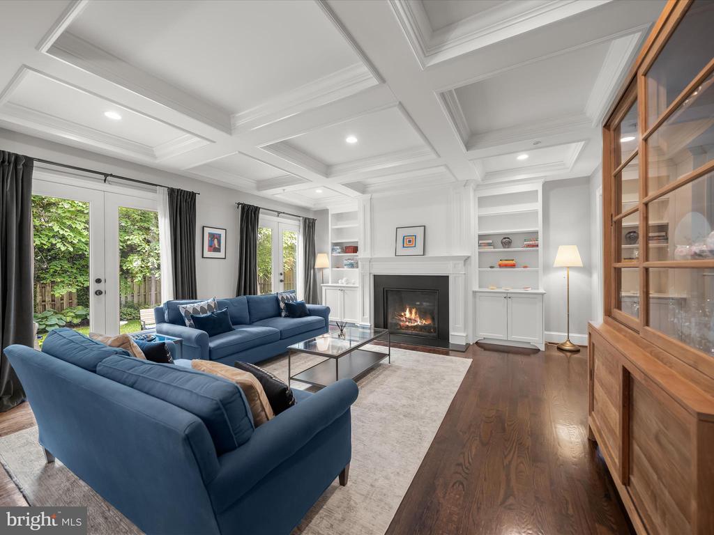 8206 THOREAU DRIVE