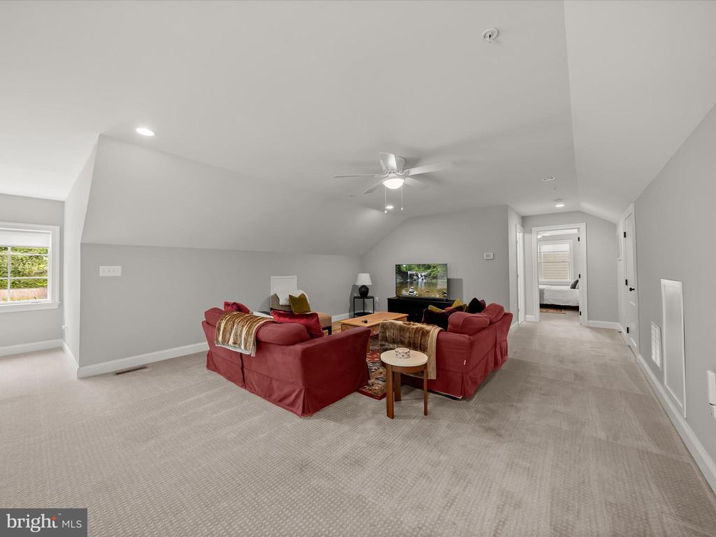 8206 THOREAU DRIVE