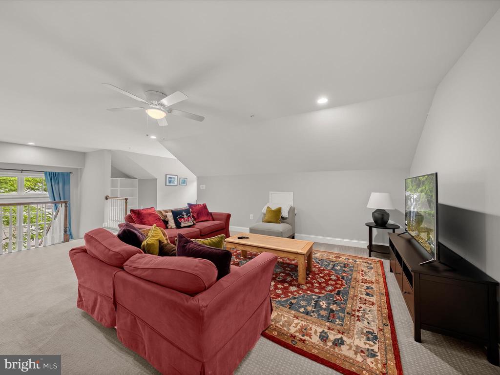 8206 THOREAU DRIVE