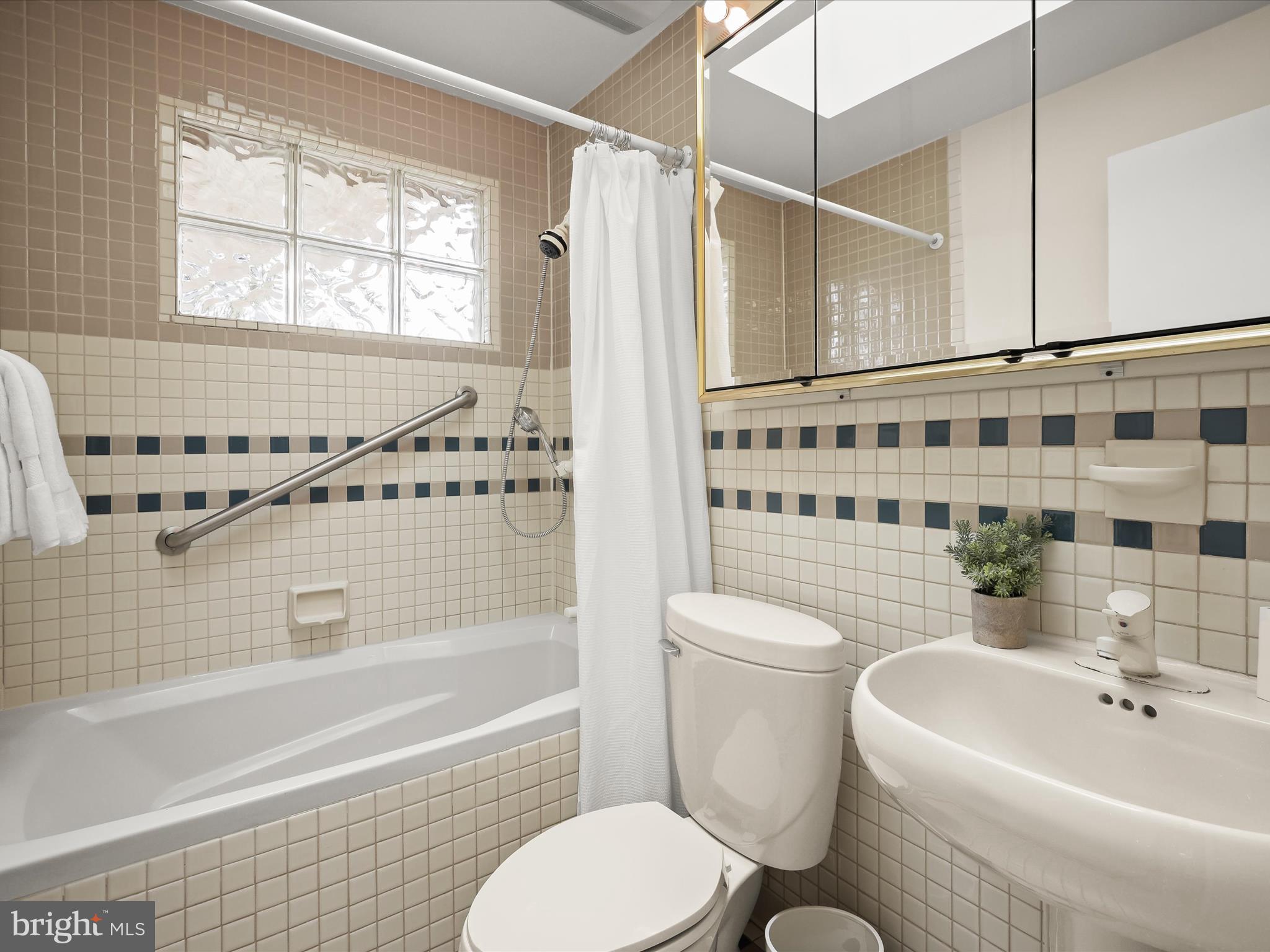 5111 FLANDERS AVENUE