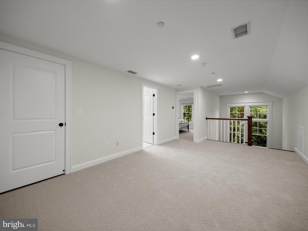 7504 MARBURY ROAD