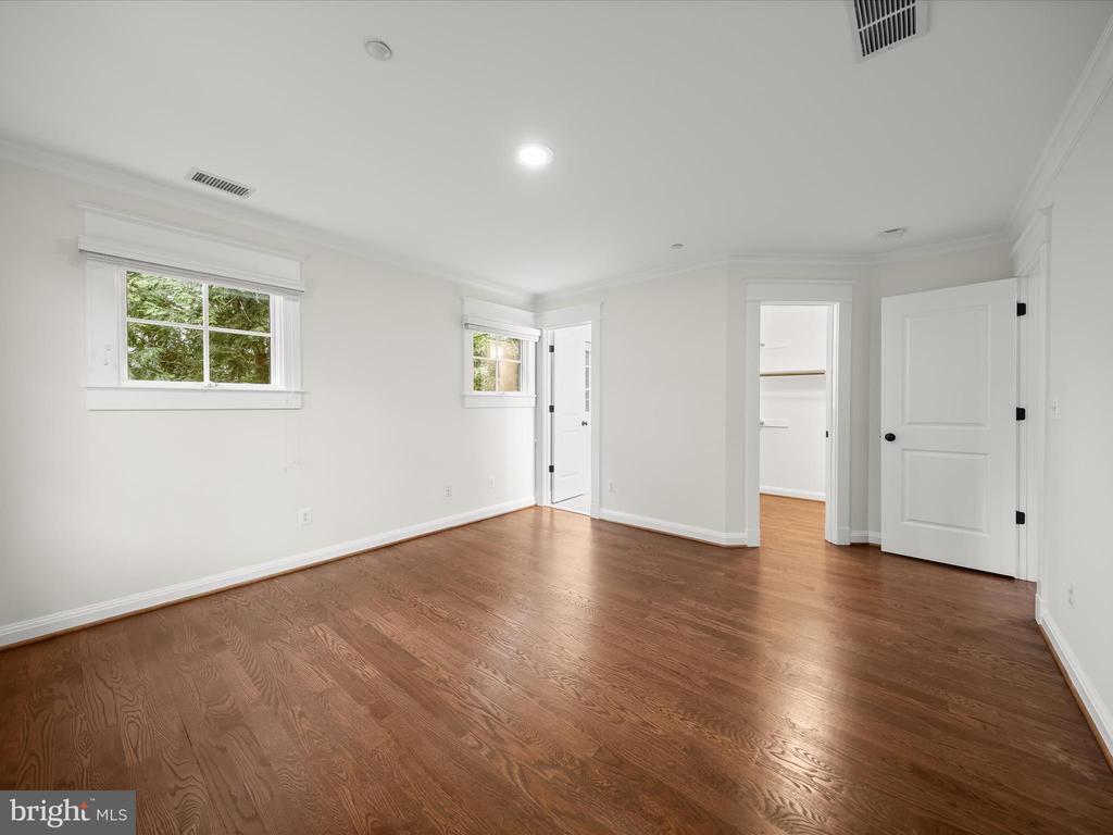 7504 MARBURY ROAD