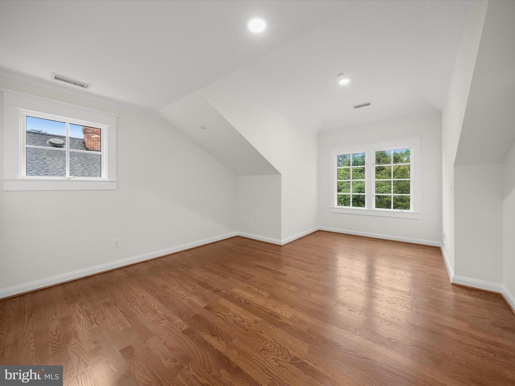 7504 MARBURY ROAD