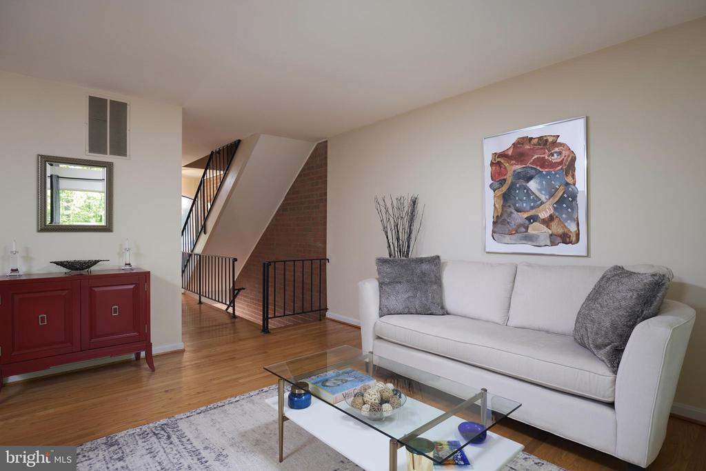 10893 DEBORAH DRIVE
