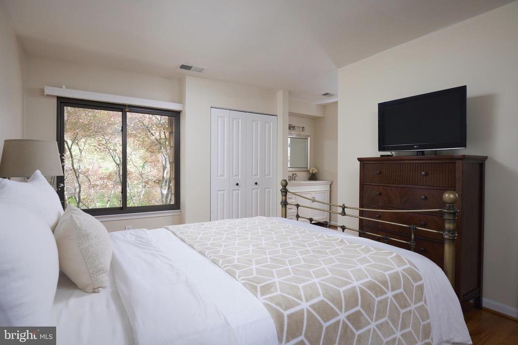 10893 DEBORAH DRIVE