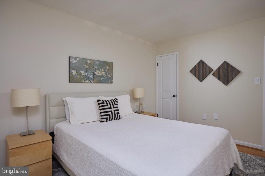 10893 DEBORAH DRIVE