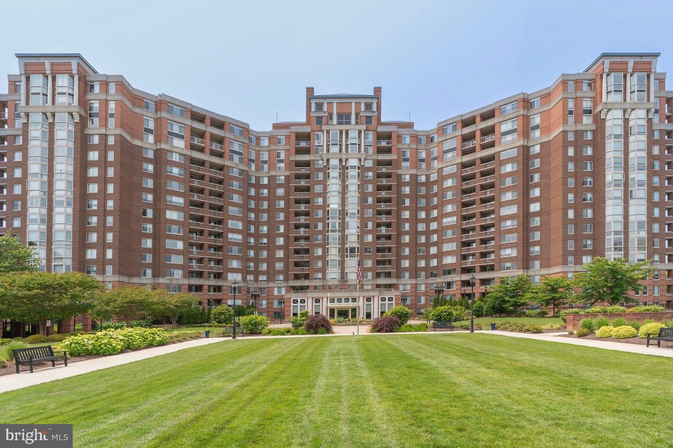 5809 NICHOLSON LANE 301