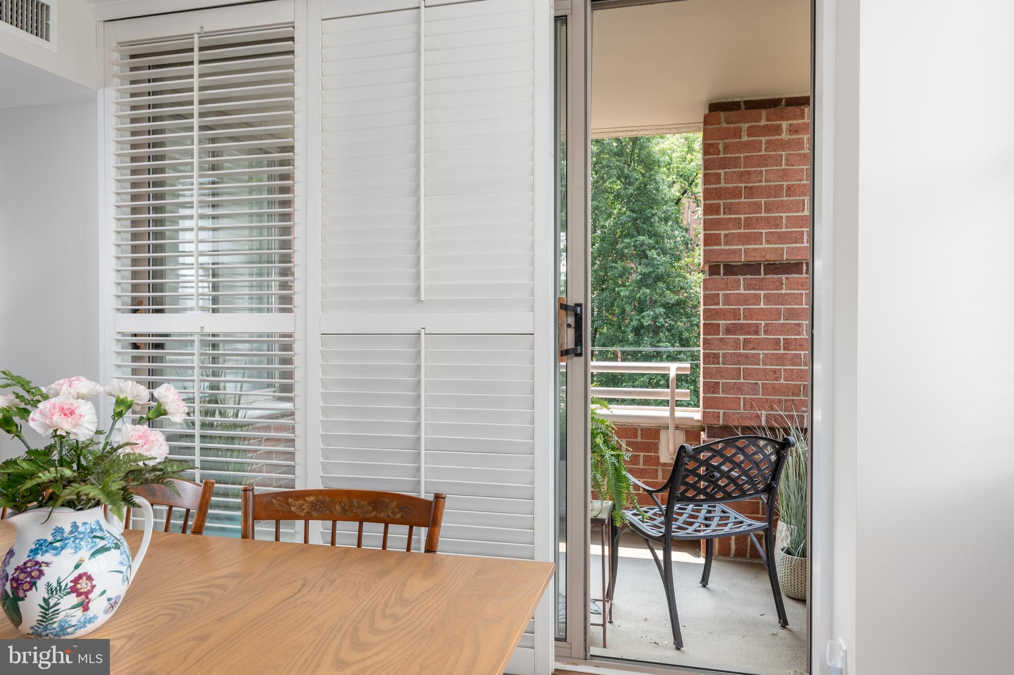 5809 NICHOLSON LANE 301