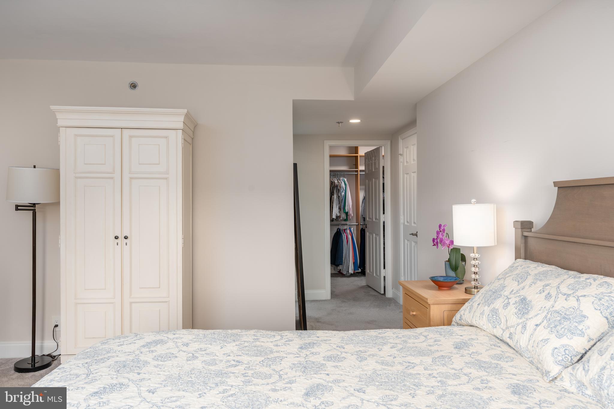 5809 NICHOLSON LANE 301