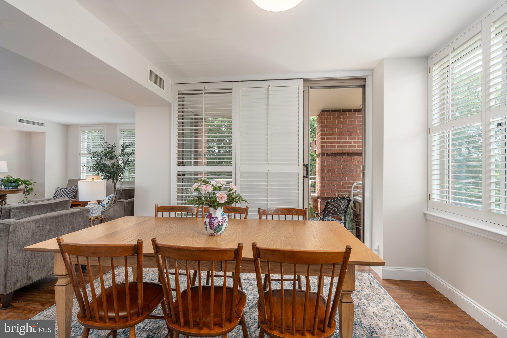 5809 NICHOLSON LANE 301