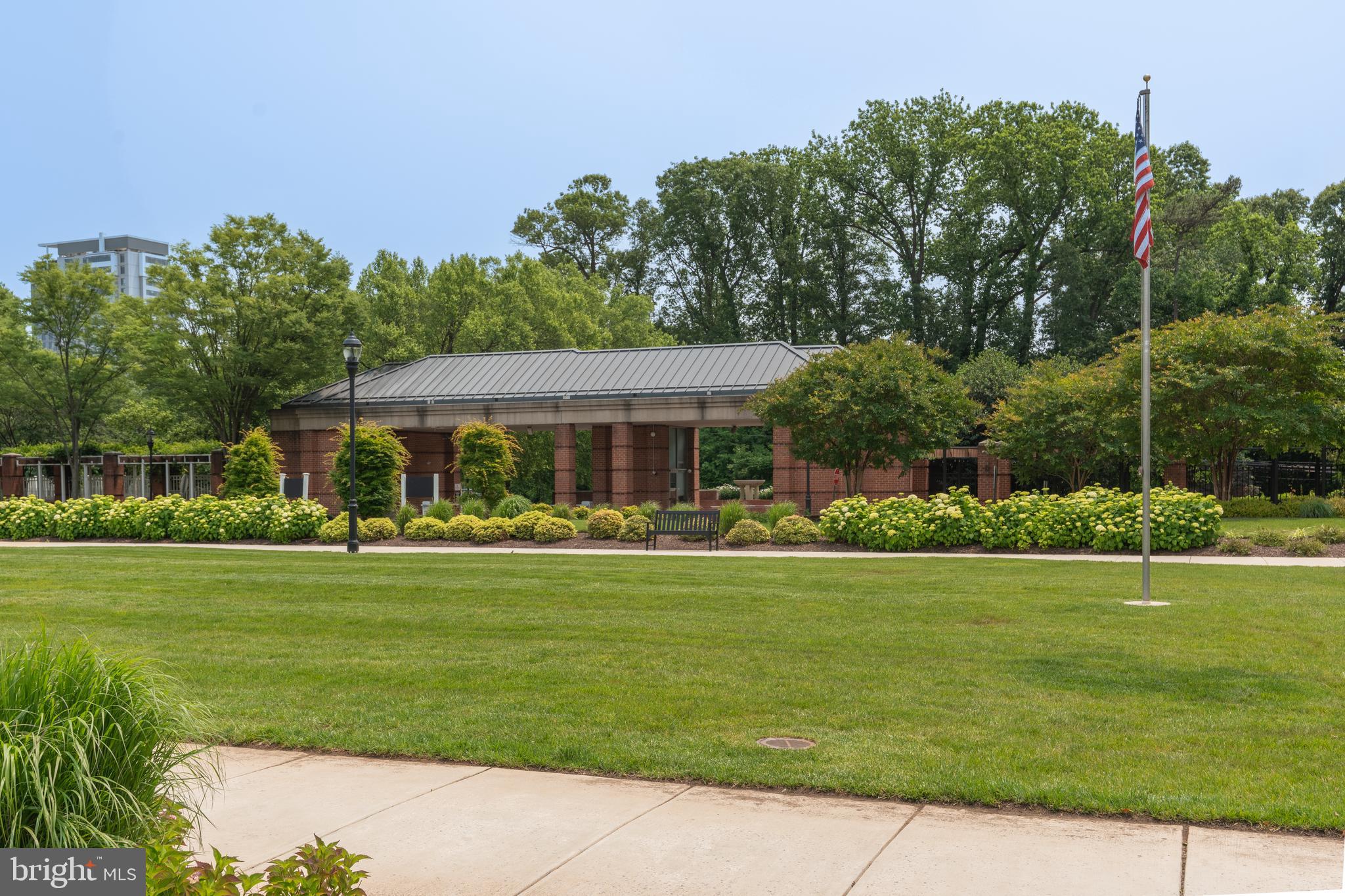 5809 NICHOLSON LANE 301