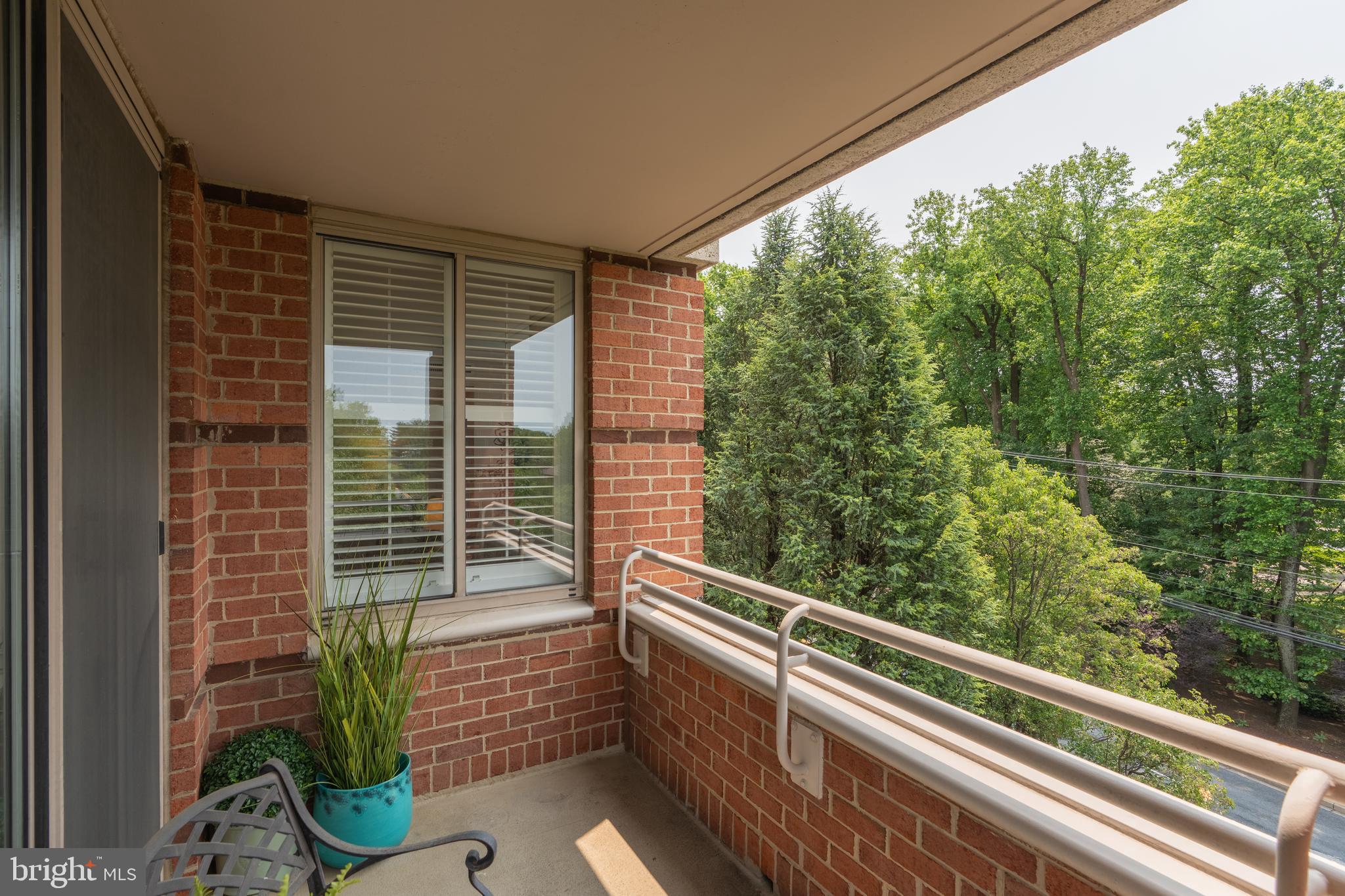 5809 NICHOLSON LANE 301