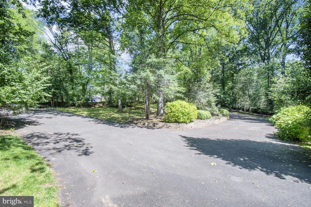 11801 GLEN MILL ROAD