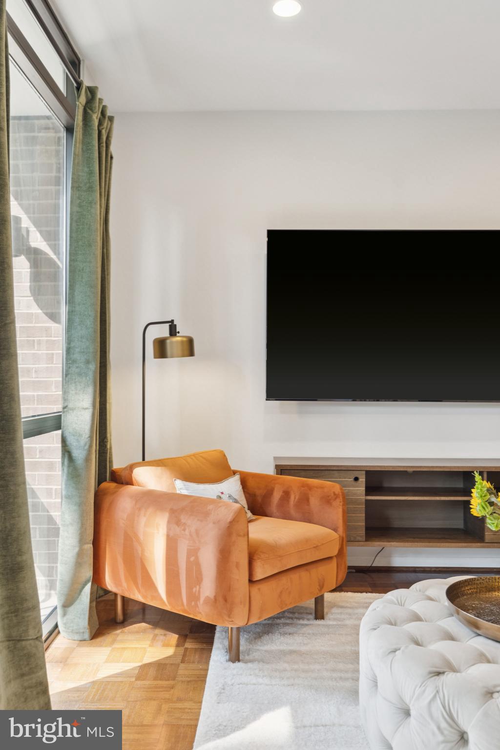 4956 SENTINEL DRIVE 9-401