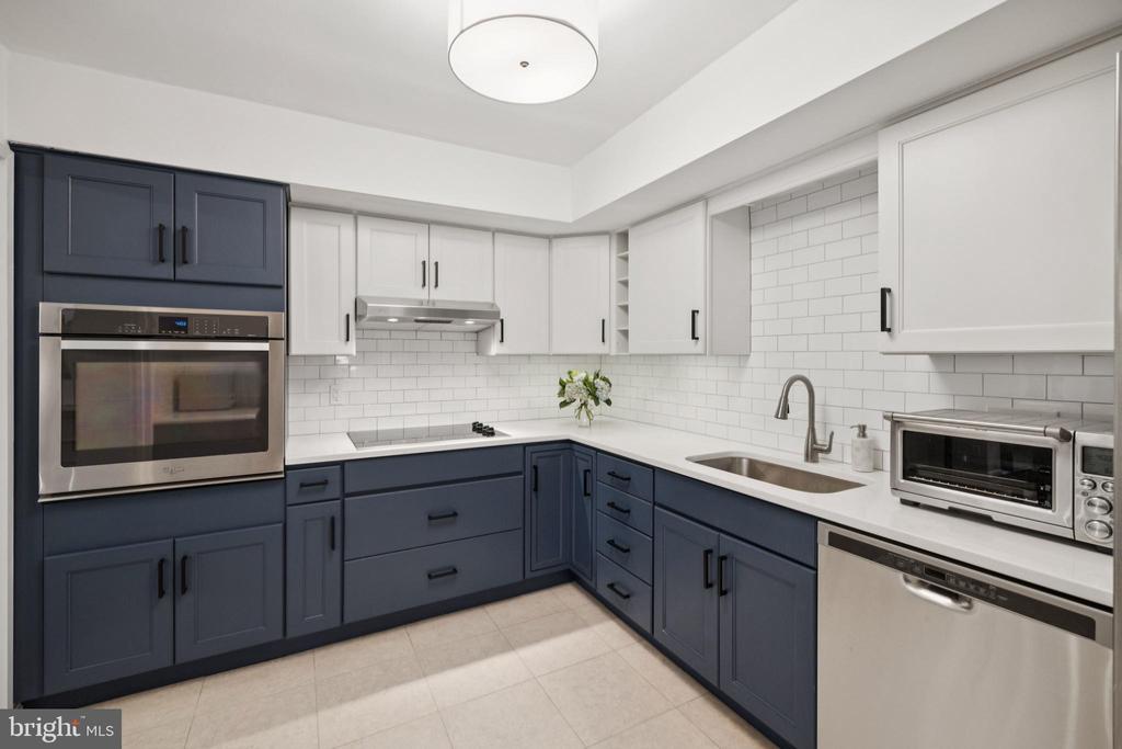 4956 SENTINEL DRIVE 9-401
