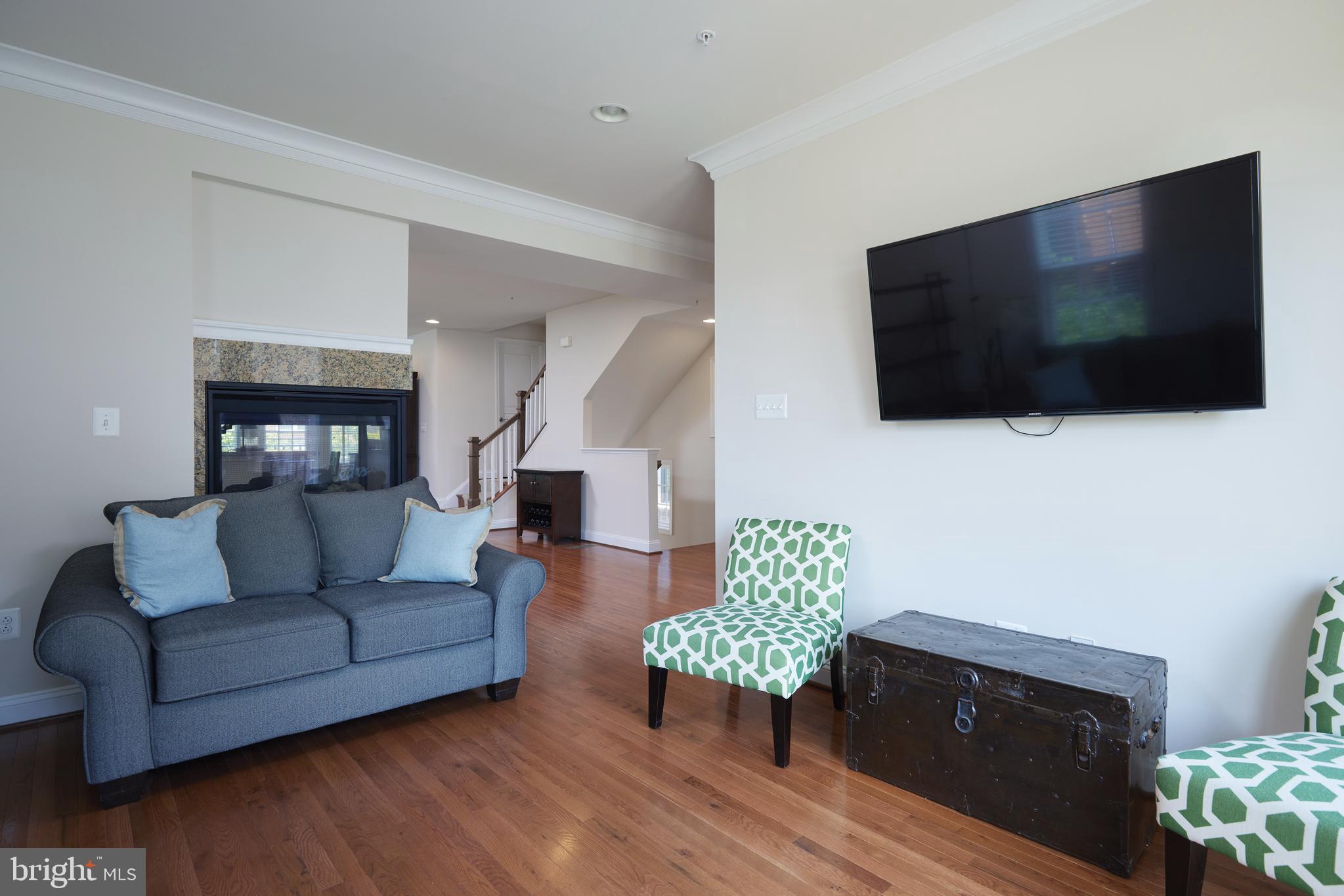 400 BLUE FLAX PLACE