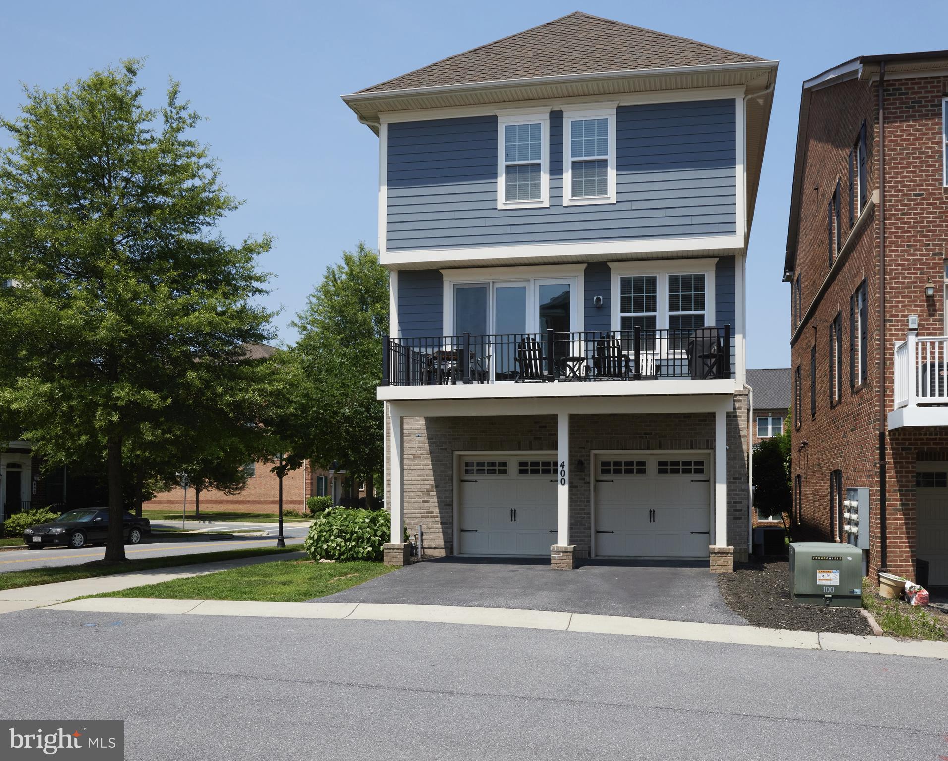 400 BLUE FLAX PLACE