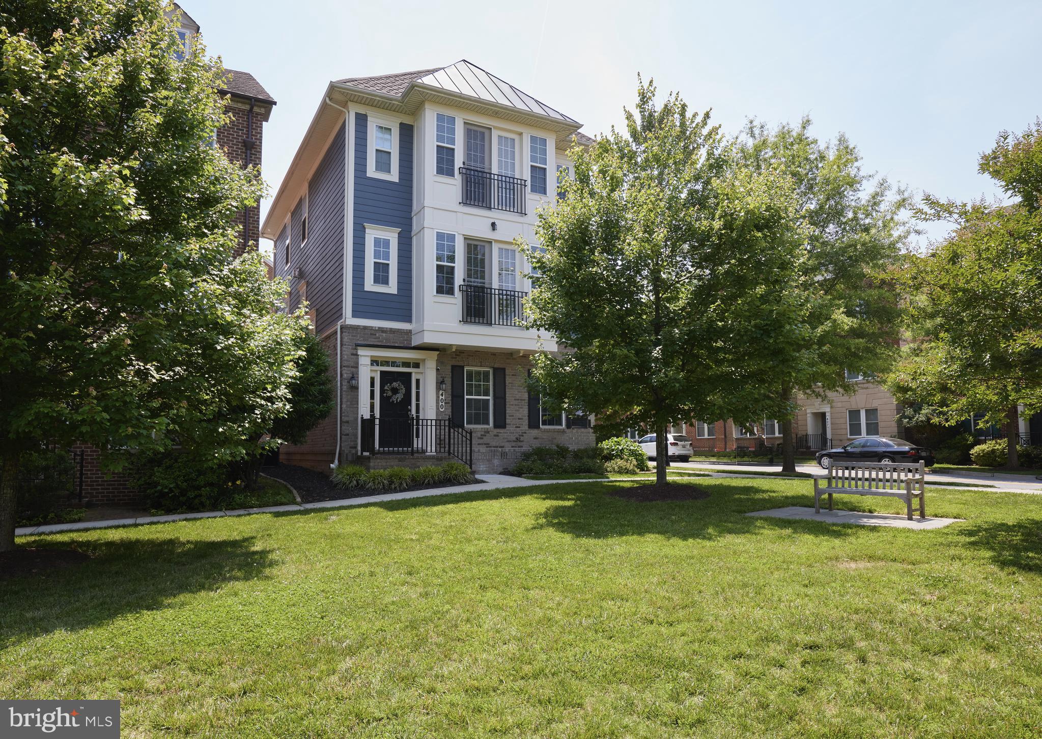 400 BLUE FLAX PLACE