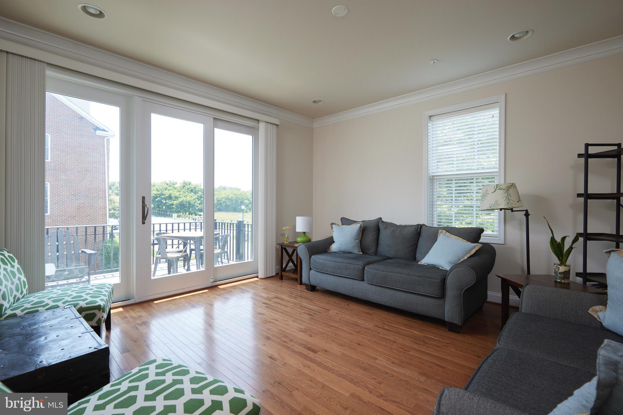 400 BLUE FLAX PLACE