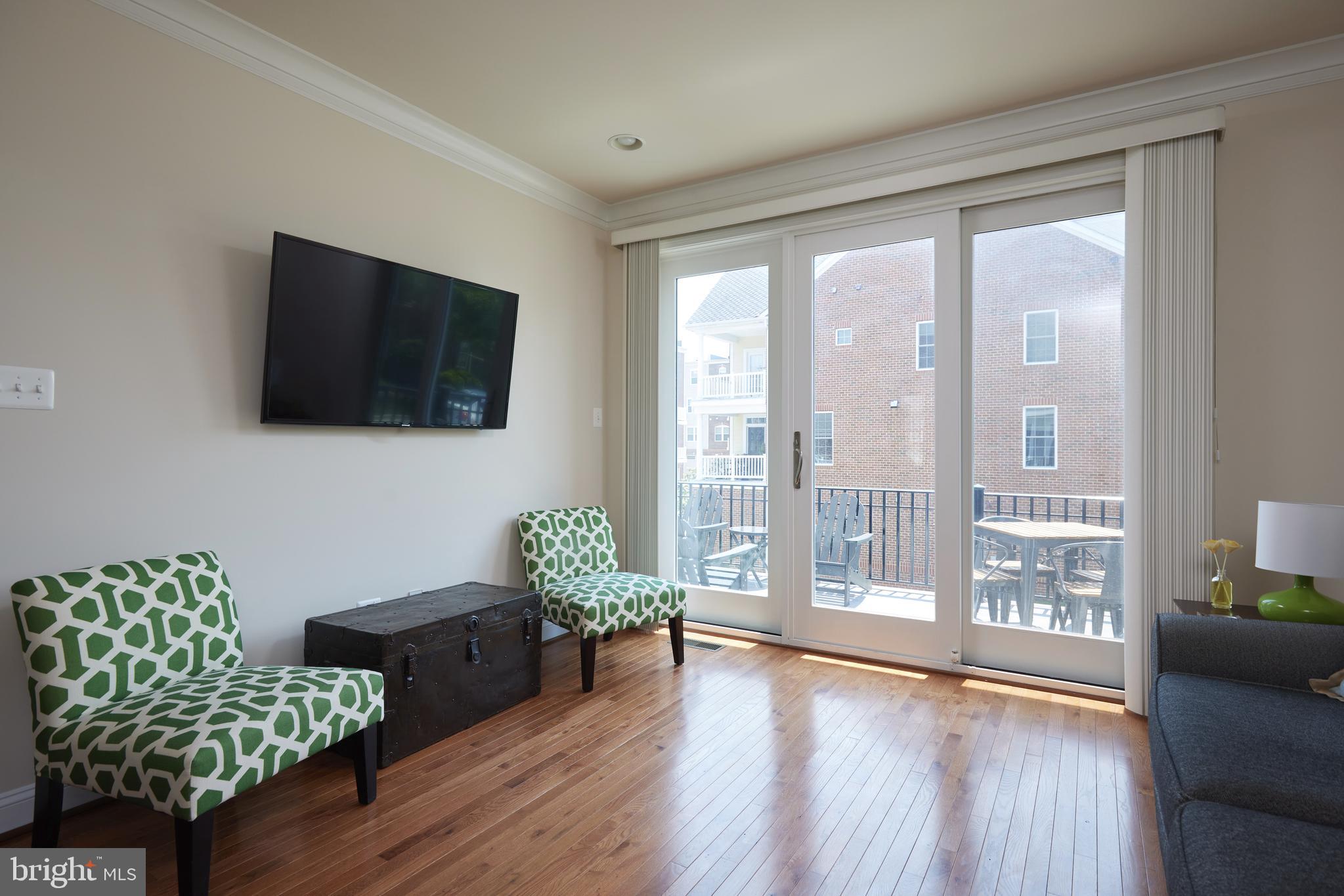 400 BLUE FLAX PLACE