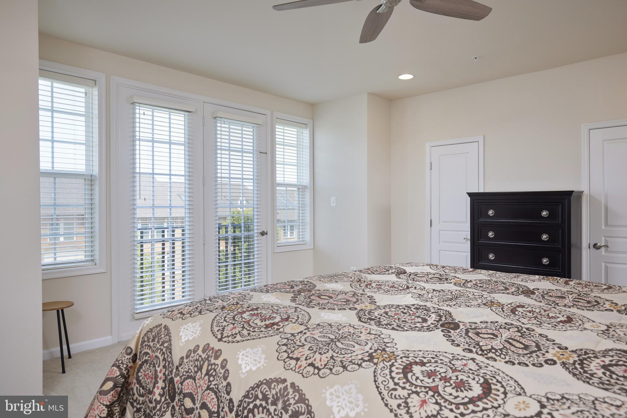 400 BLUE FLAX PLACE
