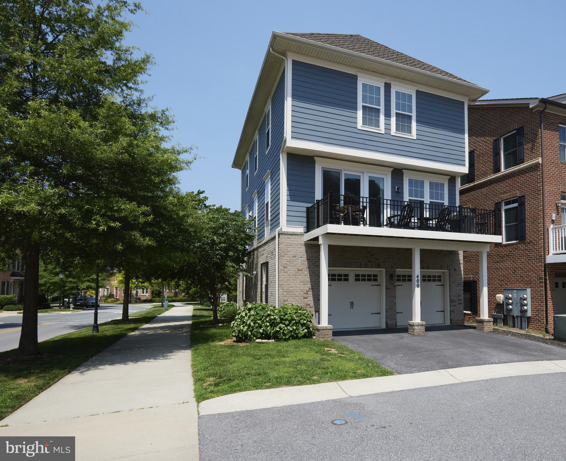 400 BLUE FLAX PLACE